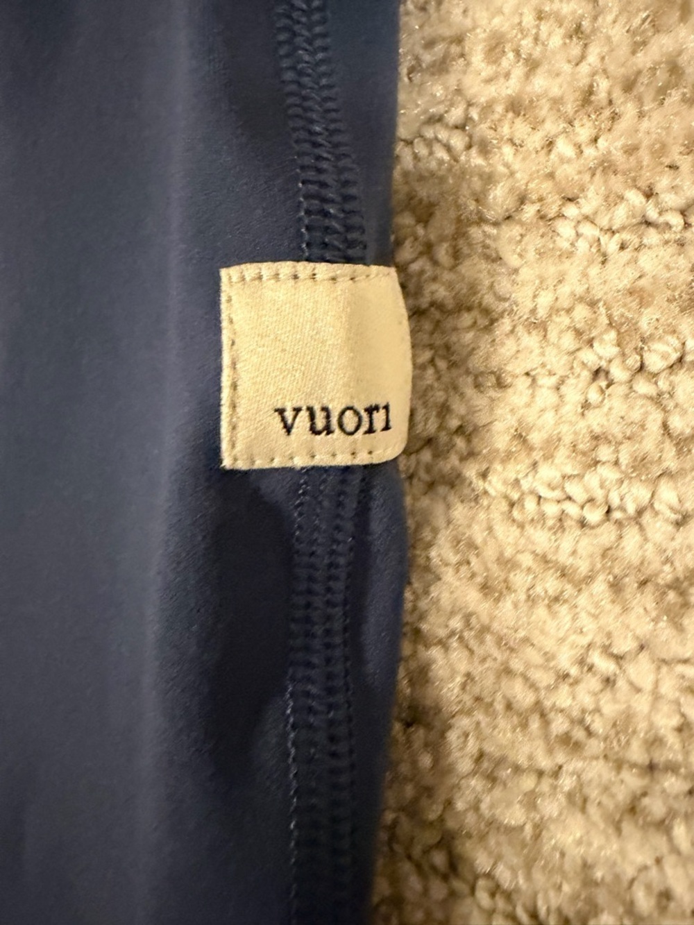 Vuori Navy Performance Legging size Small
